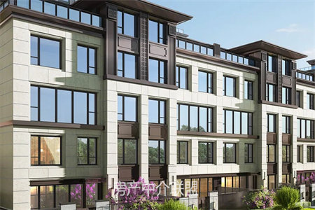 润扬首府19号楼，202，转让费11万，有诚意来电。